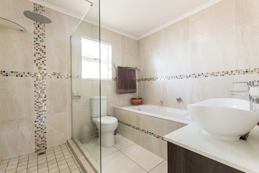 4 Bedroom Property for Sale in Sunset Estate Western Cape